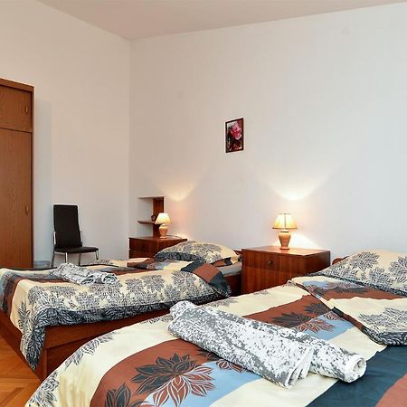 Apartment Klaudija 1629 プーラ エクステリア 写真