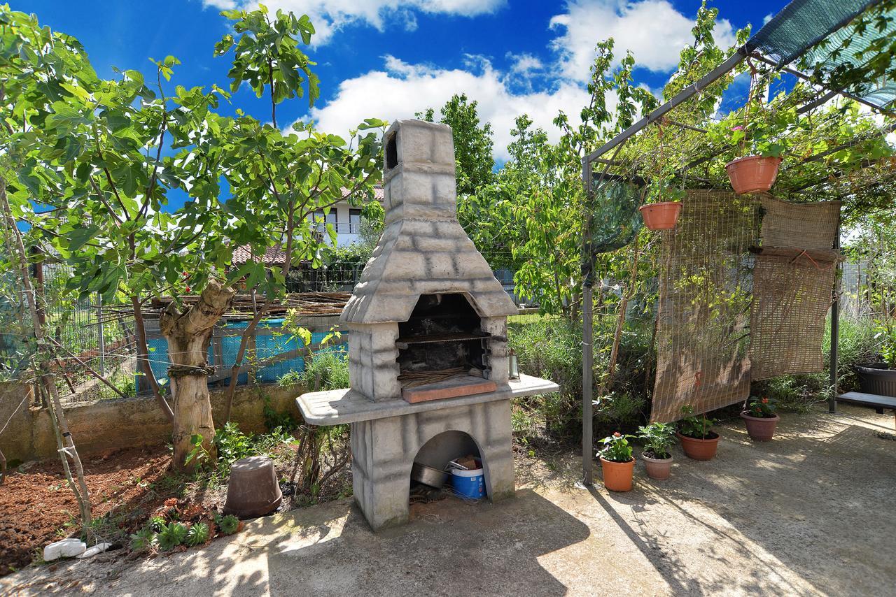 Apartment Klaudija 1629 プーラ エクステリア 写真