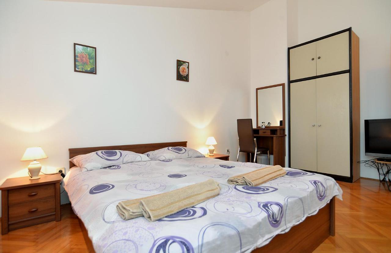 Apartment Klaudija 1629 プーラ エクステリア 写真
