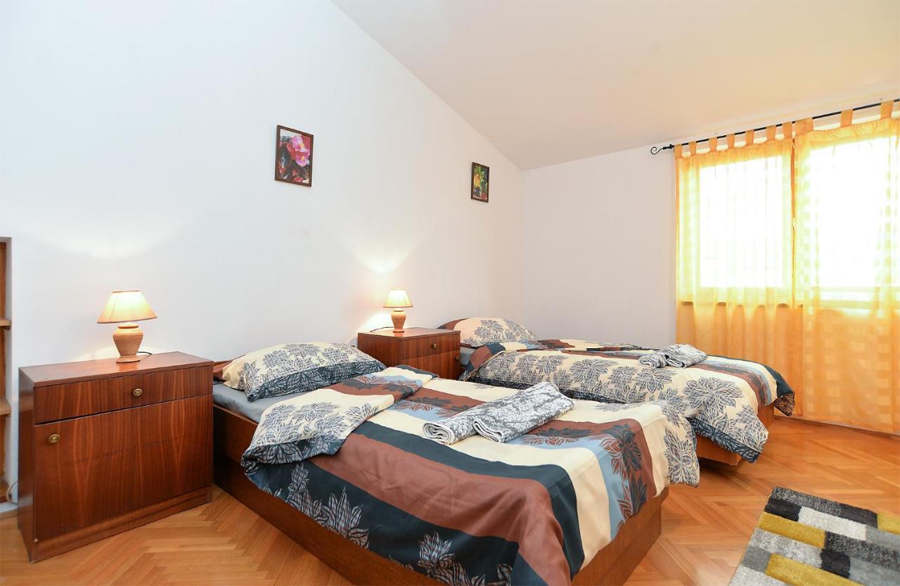 Apartment Klaudija 1629 プーラ エクステリア 写真
