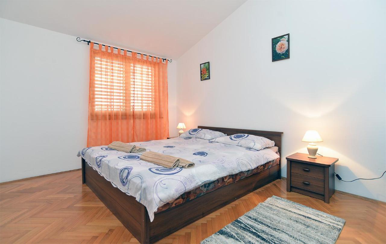 Apartment Klaudija 1629 プーラ エクステリア 写真